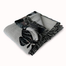 Load image into Gallery viewer, folder moth print luxury cotton throw blanket